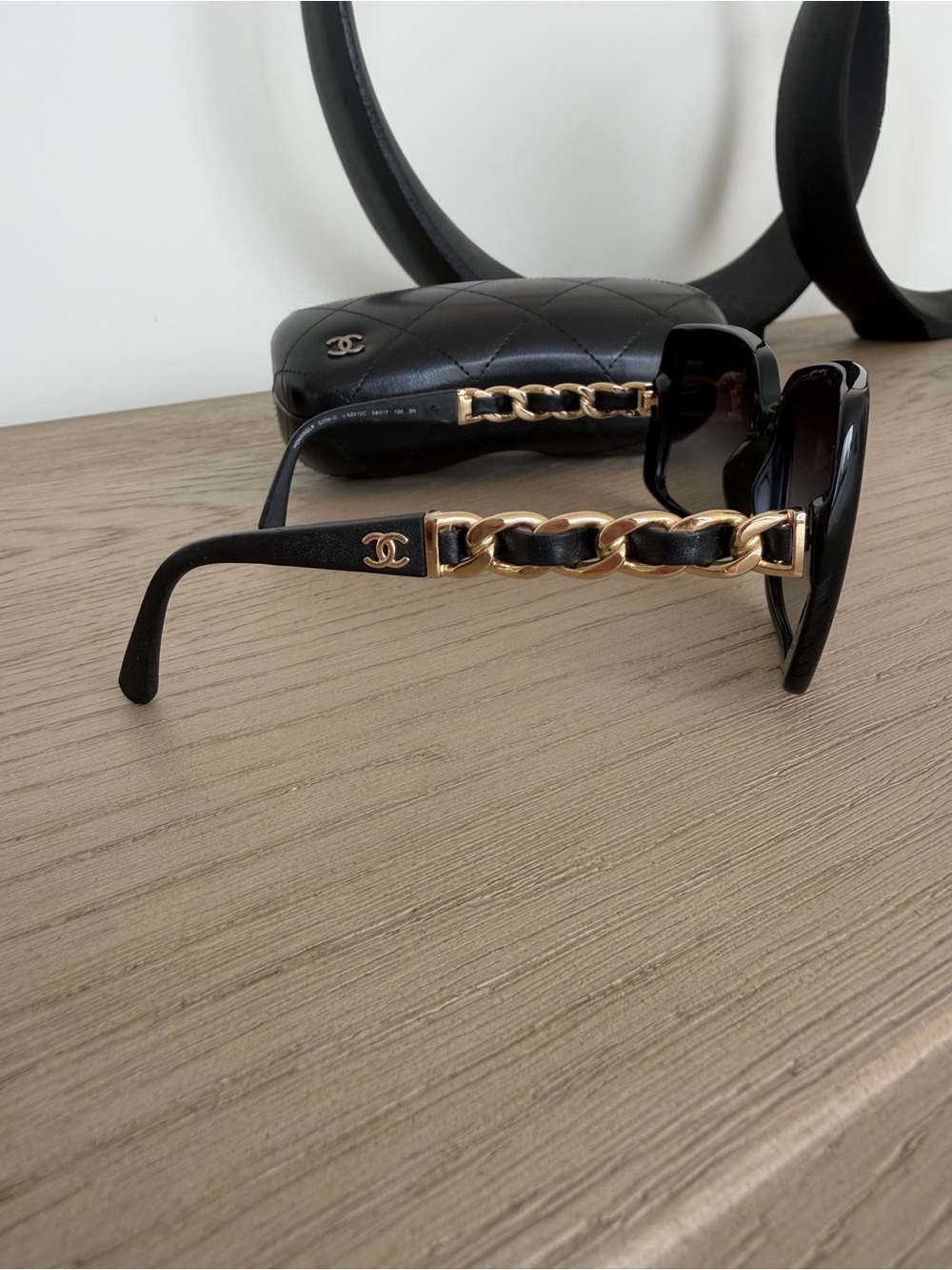 Chanel black oversized sunglasses - Picture 6 of 8